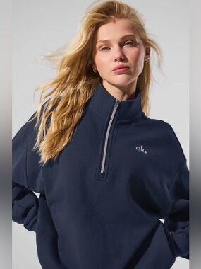 ALO Yoga NWT Accolade 1/4 Zip Pullover Crewneck sweatshirt Navy Blue Size S